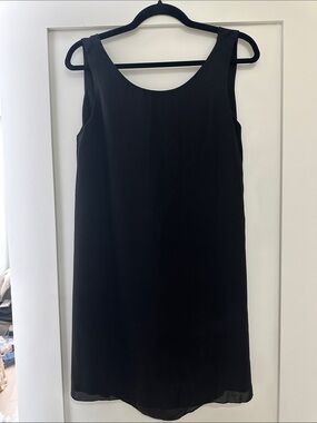Classic Black Sleeveless Shift Dress